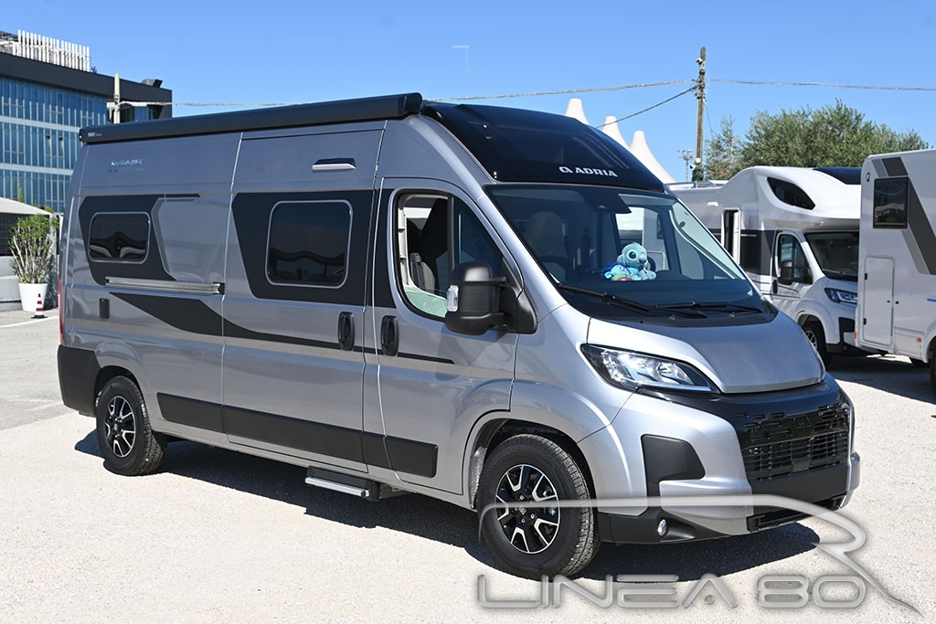 Camper van nuovo Adria Twin Select 600 SLB Vendita camper van nuovo Adria Twin Select 600 SLB, disponibile presso Linea80, concessionario di Camper e caravan che lavora nelle province di Venezia, Padova, Treviso, Verona, Rovigo, Vicenza, Belluno, Trieste, Udine, Ferrara o Pordenone