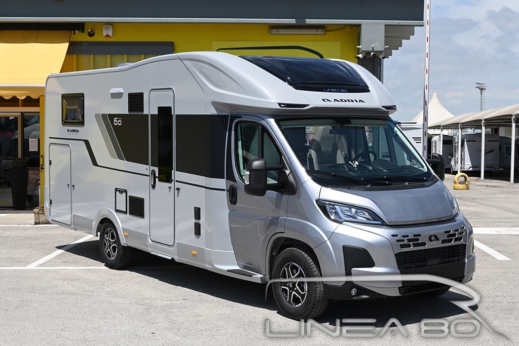 Camper nuovo Adria Matrix 670 SL 60 Years Selection Vendita camper nuovo Adria Matrix 670 SL 60 Years Selection, disponibile presso Linea80, concessionario di Camper e caravan che lavora nelle province di Venezia, Padova, Treviso, Verona, Rovigo, Vicenza, Belluno, Trieste, Udine, Ferrara o Pordenone