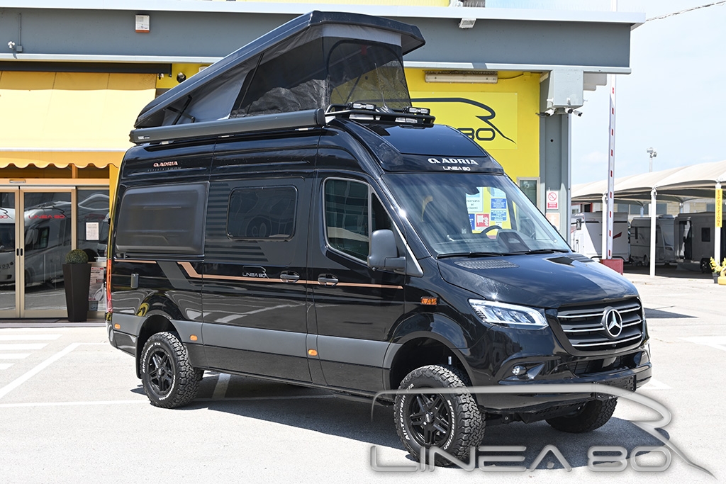 Camper van nuovo Adria SuperTwin 600 SPB 4×4 Vendita camper van nuovo Adria SuperTwin 600 SPB 4x4, disponibile presso Linea80, concessionario di Camper e caravan che lavora nelle province di Venezia, Padova, Treviso, Verona, Rovigo, Vicenza, Belluno, Trieste, Udine, Ferrara o Pordenone
