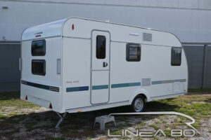 Vendita caravan nuova Adria Aviva 472 PK, disponibile presso Linea80, concessionario di Camper e caravan che lavora nelle province di Venezia, Padova, Treviso, Verona, Rovigo, Vicenza, Belluno, Trieste, Udine, Ferrara o Pordenone
