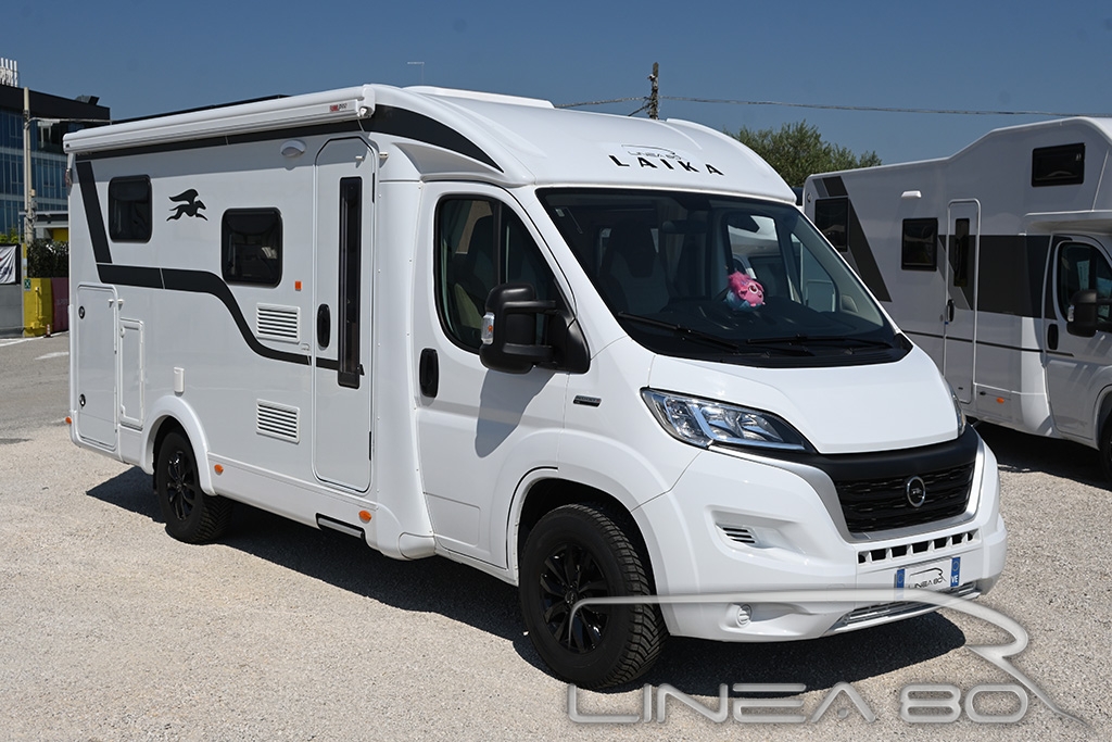Vendita camper usato Laika Kosmo Compact 9, disponibile presso Linea80, concessionario di Camper e caravan che lavora nelle province di Venezia, Padova, Treviso, Verona, Rovigo, Vicenza, Belluno, Trieste, Udine, Ferrara o Pordenone
