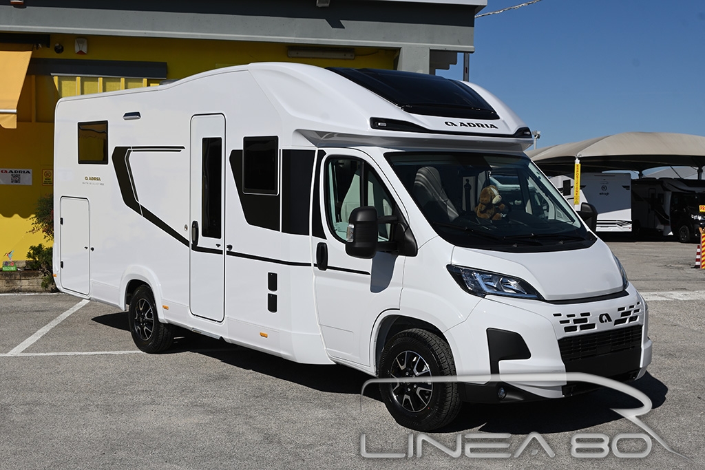 Camper nuovo Adria Matrix Select 670 DC Vendita camper nuovo Adria Matrix Select 670 DC, disponibile presso Linea80, concessionario di Camper e caravan che lavora nelle province di Venezia, Padova, Treviso, Verona, Rovigo, Vicenza, Belluno, Trieste, Udine, Ferrara o Pordenone